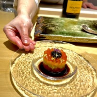 鮨 四心 - 名物のイクラ鮪タルタル