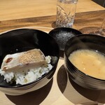 温石 - おみおつけは合わせ味噌　東西どちらのゲストにも好まれるおみおつけですね。