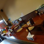 小倉うどん竜屋 - フローリングの小上がり