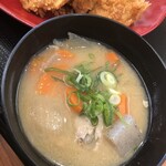 かつや - 豚汁も美味しい