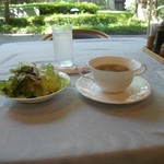 カフェ すいれん - サラダ・スープ・水