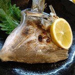 とみせん - カンパチのカマ焼き