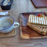 カフェクラフト - サーモンアボカドとクリームチーズのホットサンドセット