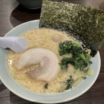 横浜家系ラーメン 魂心家 - 料理写真: