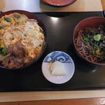 Fujiyoshi - 他人丼定食　1000円（外税）