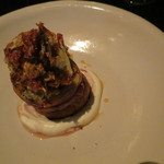 ラ・ボンヌターブル - 生イチジクと赤ワインを煮詰めたイチジク、黒糖のブリオッシュ、甘く炊いた小豆、アーモンドとセミドライ・イチジクのアイスクリーム