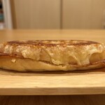 焼きたてパン工房 かえでの木 - ベーコンエッグパニーニ400円！