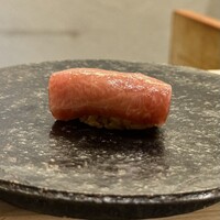 鮨 なんば 日比谷 - マグロの大トロ