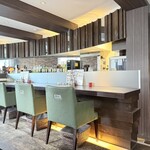 SOI maruyama - もともとバーだったのかな？と思う感じの店内。スッキリしてて綺麗です。