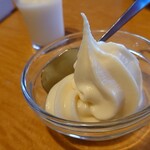 しゃぶしゃぶすき焼どん亭 - このソフトクリーム、しゃぶ葉と完成一致。同じ味！