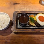 池袋 大人のハンバーグ - 大人のハンバーグM¥1,600 ライスサラダスープ¥280