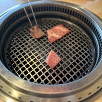 近江うし焼肉 にくTATSU 銀座店 - 自分で焼いてゆっくり堪能