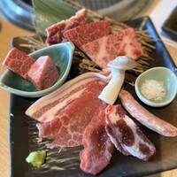 近江うし焼肉 にくTATSU 銀座店 - 「にくTATSUランチ3960円」