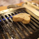 焼肉ホルモン せいご - 奇跡の出会い作ります!! まずはフォアグラ火入れします☆