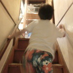 ホルモンまさる  - 階段で2F席に向かいます（2014.06）