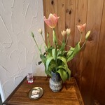 La vie - 季節のお花がエントランスでお出迎え