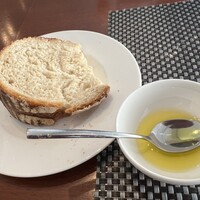 La vie - パンもお店で焼いてます。事前にお願いしておくとテイクアウトもOK