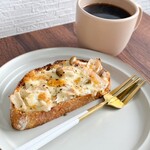 enjoy your meal & gallery - きのこのタルティーヌ（600円）