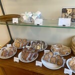 SHIROIYA the PATISSERIE - 店内　焼き菓子