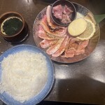 肉三郎 - 料理写真:
