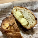 DONQ - カリッと青森りんごとクリームチーズ ¥303