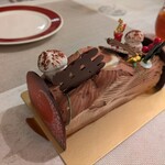 ピュイサンス - 何とも可愛らしい数々の飾り。