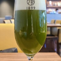 RESTAURANT 1899 OCHANOMIZU - お酒①1899抹茶ビール(税込790円)
                少しの甘みと穏やかな苦味、抹茶ラテならぬ抹茶ビール、意外とイケます