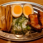 ラーメン華小屋 幕張本郷店 - おつまみセット(チャーシュー·メンマ·味玉)　550円