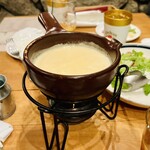 チーズとワインのお店 Den 日比谷 - 