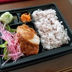 幸せ弁当と洋風お惣菜のお店RECETTE - 「大人気シェフの賄シリーズ国産トロトロ豚の角煮弁当」