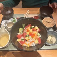 大山鶏と鮮魚 居酒屋 まいか - 