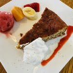 スパゲッティ専門 こぱぞう - リコッタチーズとヘーゼルナッツのケーキ