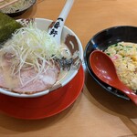 熟成豚骨ラーメン 一番軒 - 料理写真: