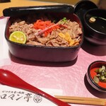 ビフテキ重・肉飯 ロマン亭 - 大阪肉飯重　980円(税込)
