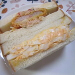 ブーランジェリー メゾン ユキ - 海老カツと玉子サンド