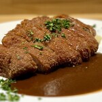 洋食 おがた - 250グラムほどのボリューム