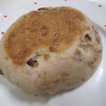 ブーランジェリー メゾン ユキ - レーズンやサワーチェリー、クリームチーズのパン
