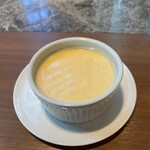 THE UPPER - デザートのブランマンジュ、紅茶と一緒にいただきました