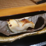 日本料理 幸庵 - マナガツオの朴葉焼き