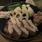 赤坂 Na Camo guro - 鴨すきの具材　ボリューム満点です