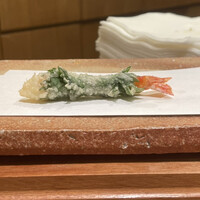 天ぷら 大坂屋 草哲 - 長崎の車海老の大葉まき