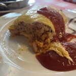 ヨシカミ - ライスたっぷりでボリュームいっぱいのオムライス