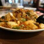 横浜 青葉餃子 - キノコ入り麻婆やきそば