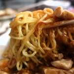 横浜 青葉餃子 - キノコ入り麻婆やきそば