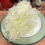 キッチン南海 神保町店 - トッピングのキャベツ50円。大盛りです。