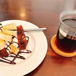 パルファン - ケーキとホットコーヒー