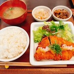 パルファン - 本日ごはん　れんこんと牛肉のきんぴらが特に美味しいです。