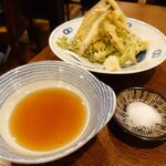 釜めし菜時記 さき亭 - ワカサギと春菊の天ぷら830円