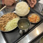 大衆鶏鉄板酒場 杉本家 - 