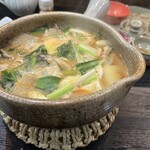 野菜居酒屋 いたぎ家 - 牡蠣と大根のあん肝鍋